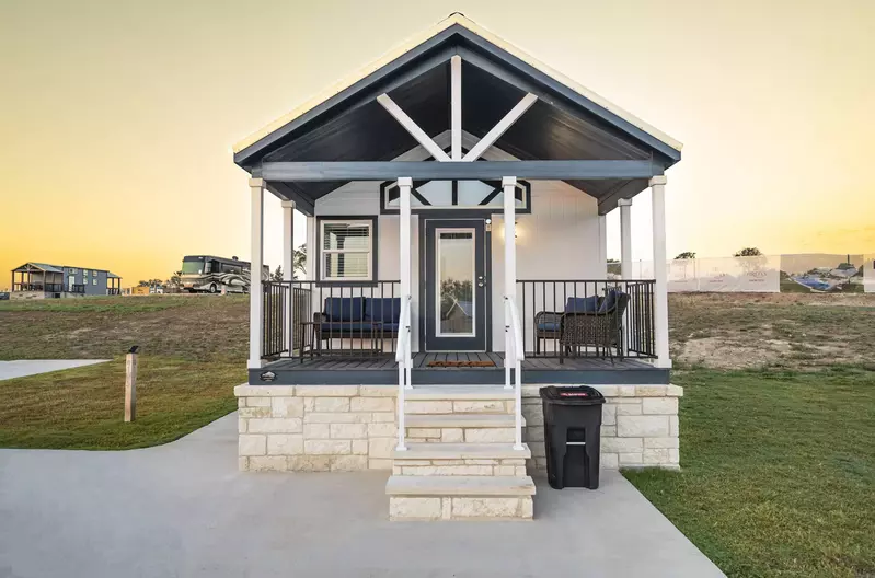 Tiny Home FF 195