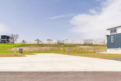 Deluxe Site FF 196