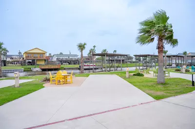 Executive Montego Cove - 4